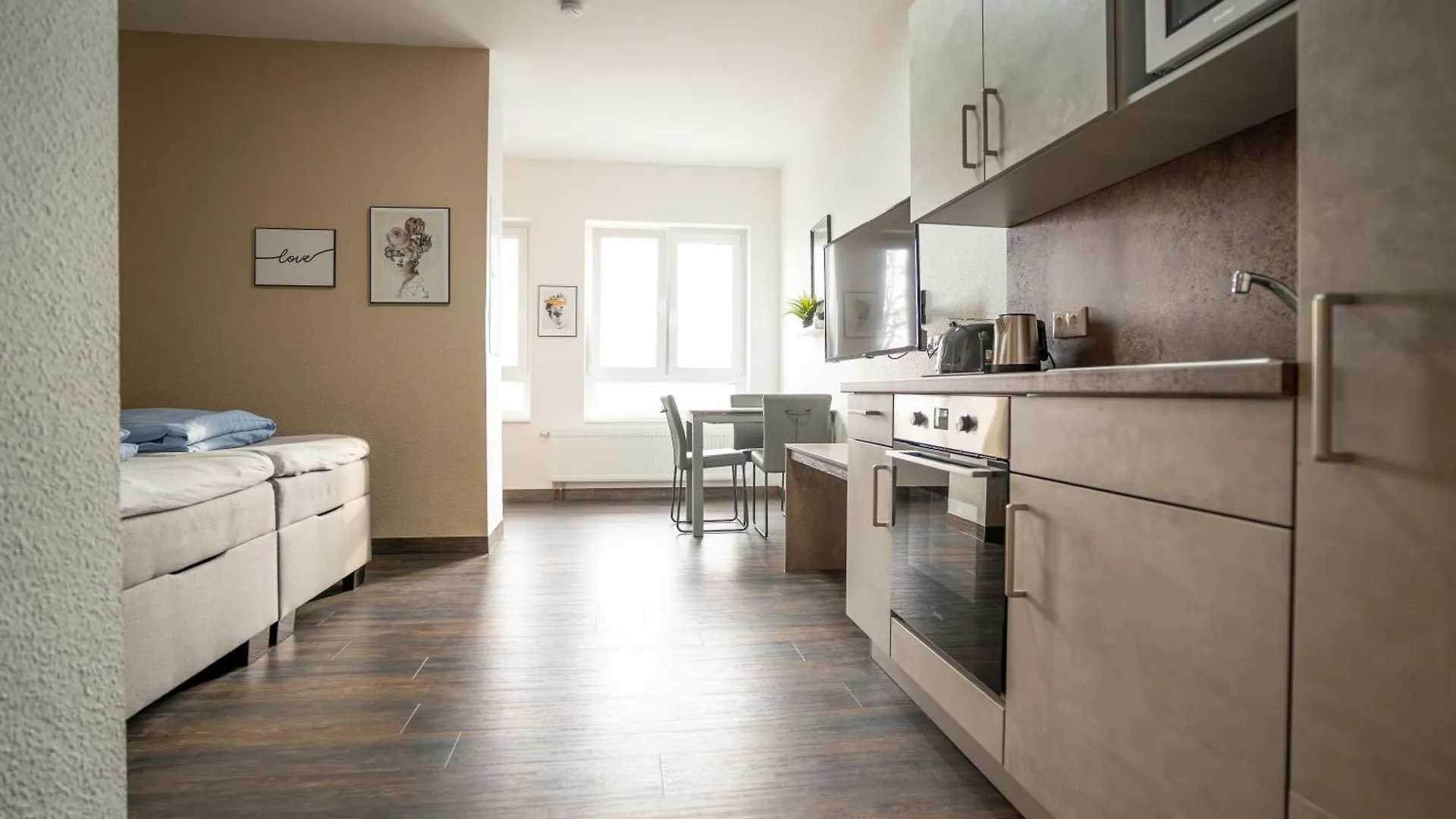 Skr Design Aparthotel Garbsen 0*,